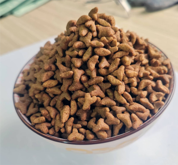 Lactoferrin Series Cat food:  Healthy coat